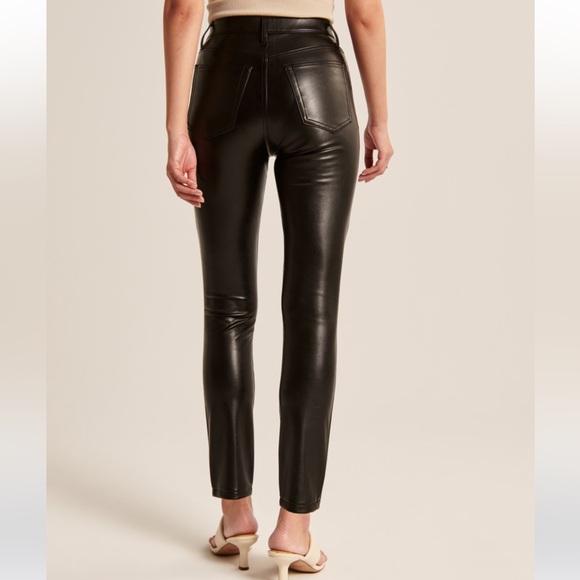 Abercrombie vegan leather skinny pants - Picture 2 of 5